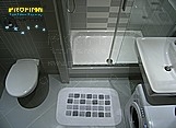bytové jádro-koupelna v panelovém bytě